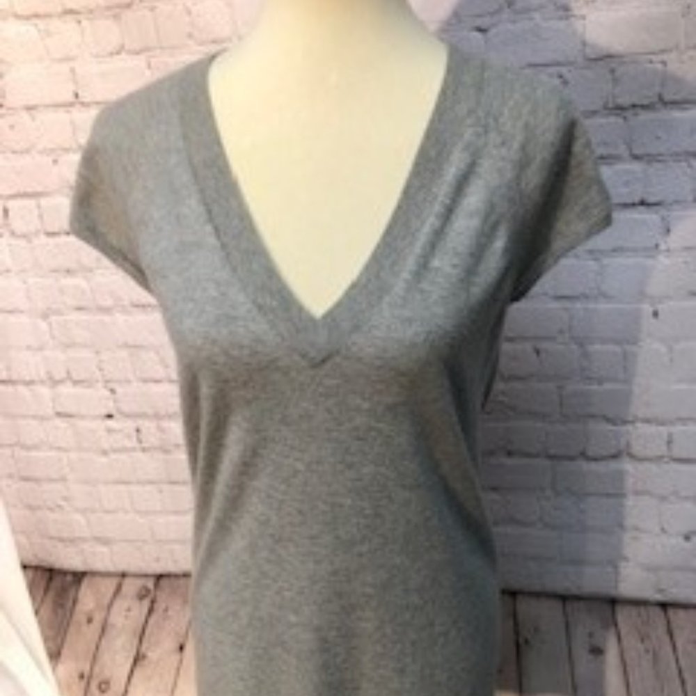 Donna Karen V neck